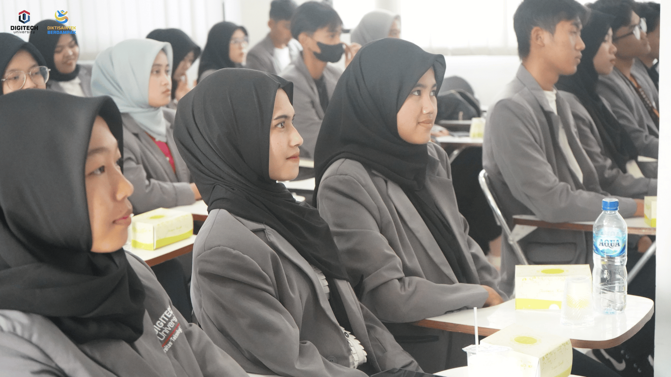 Suasana mahasiswa baru di dalam kelas sebagai representasi pilihan jurusan kuliah murah di Digitech University